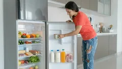 Stačí postavit sklenici s touto látkou na polici – a v ledničce bude vždy vonět svěží a příjemná vůně.